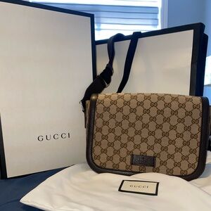 Gucci Messenger Crossbody